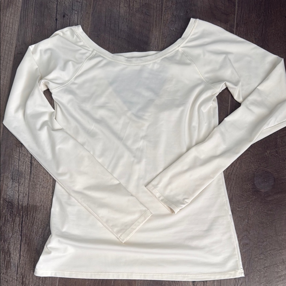 CALIA by Carrie Underwood Cream Long Sleeve Tee